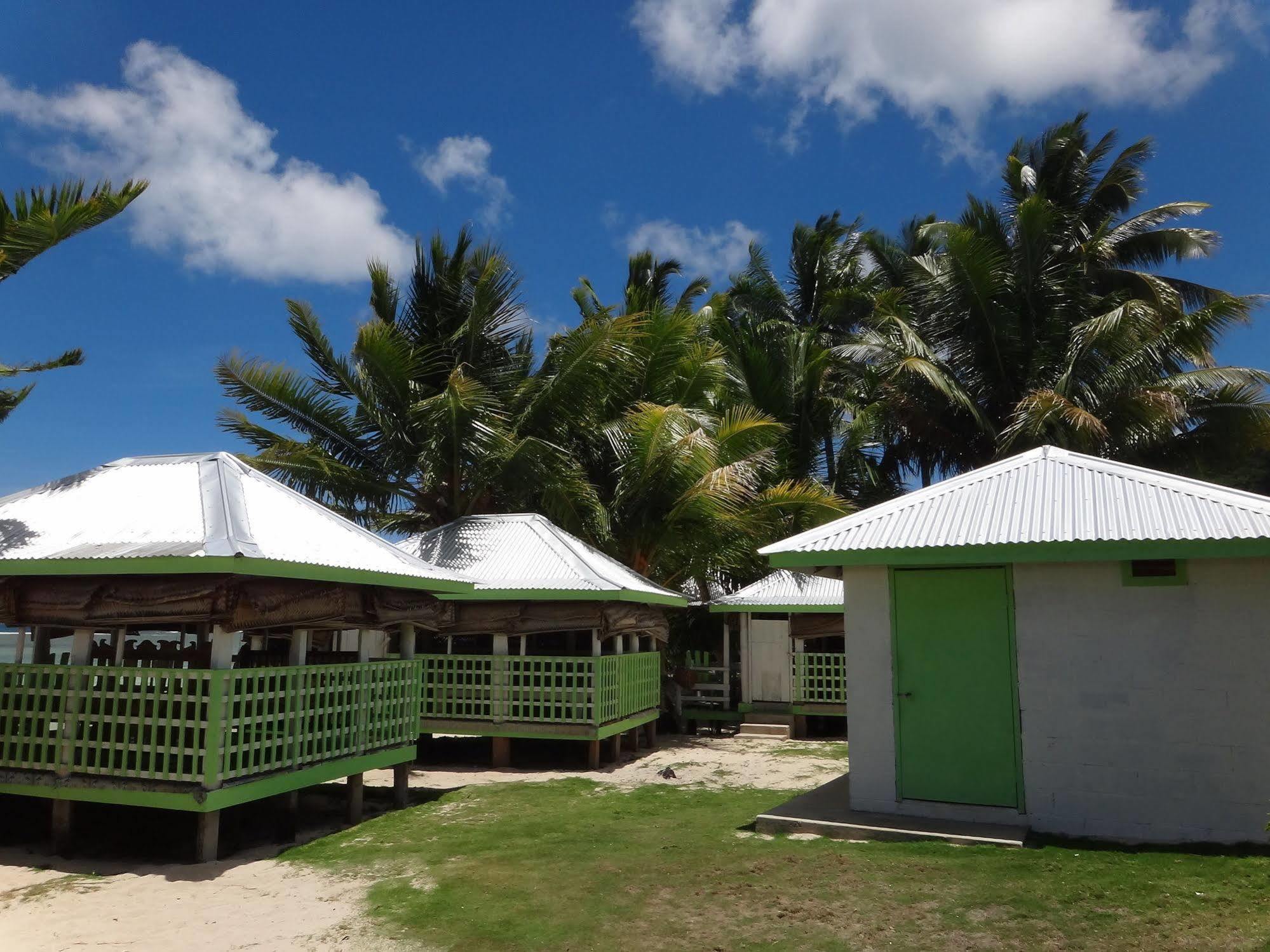 Tailua Beach Fales Manase Extérieur photo