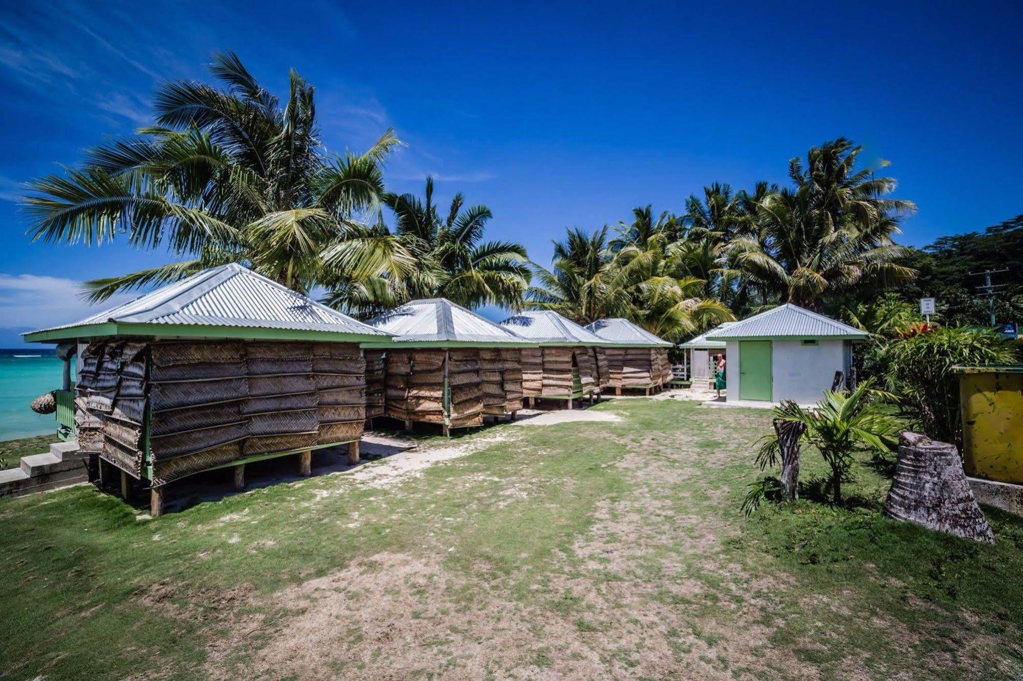 Tailua Beach Fales Manase Extérieur photo