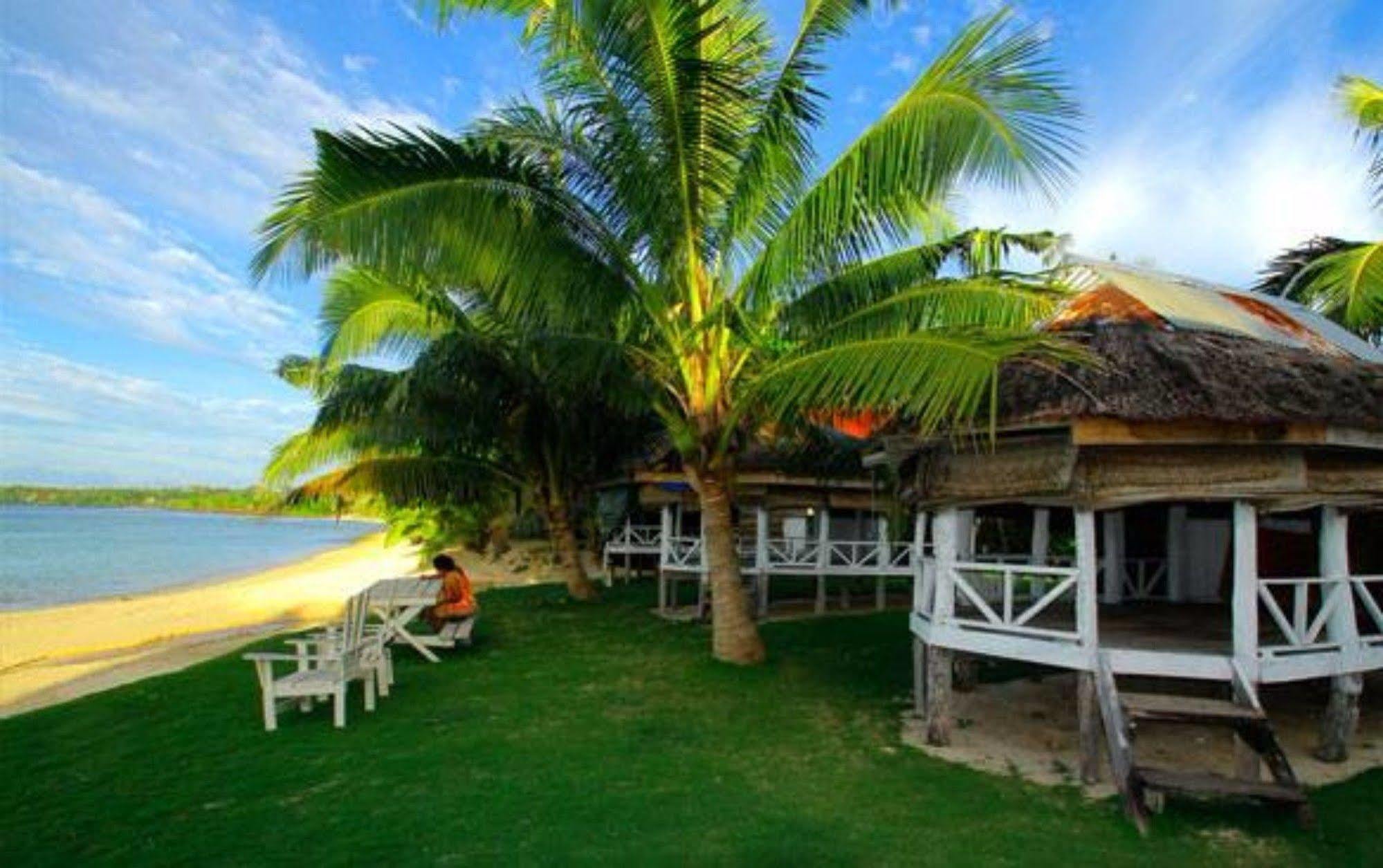 Tailua Beach Fales Manase Extérieur photo