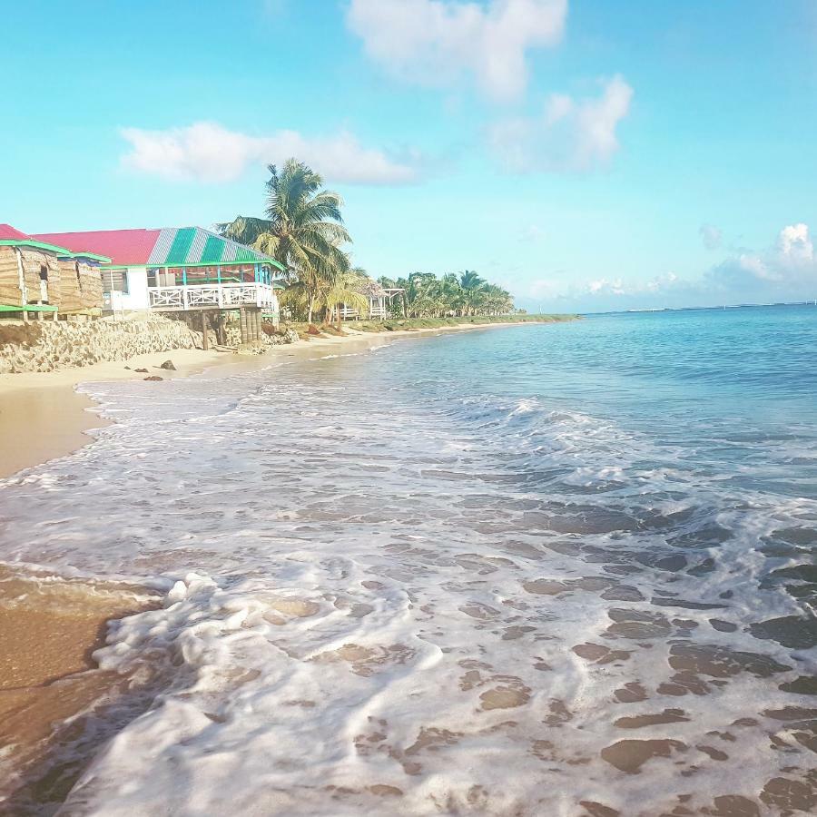 Tailua Beach Fales Manase Extérieur photo